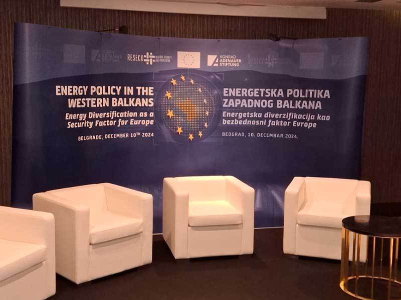 reklamni-materijal-swa-tim-back-board-back-wall-pres-wall-foto-zid-5-polja-zakrivljeni-model-IMG_9358