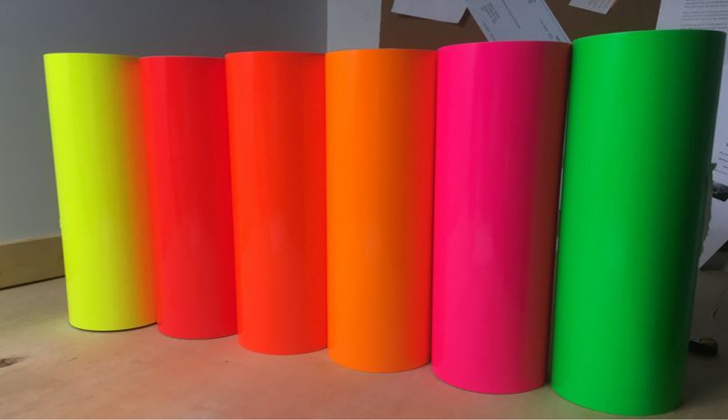 reklamni-materijal-swa-tim-digitalna-stampa-nalepnice-FLORUSCENTNA-FOLIJA